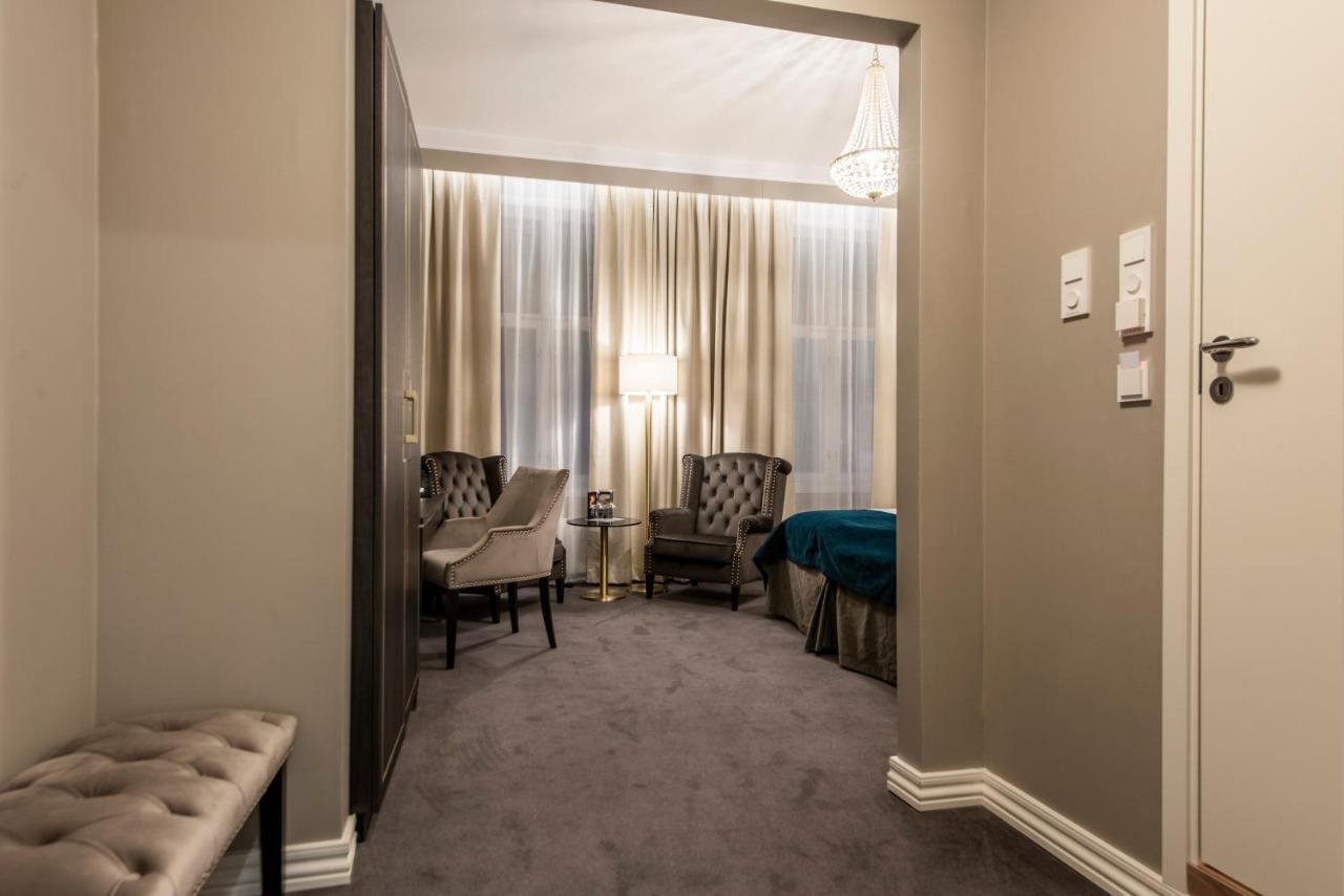 Home Hotel Grand Gjovik Bagian luar foto