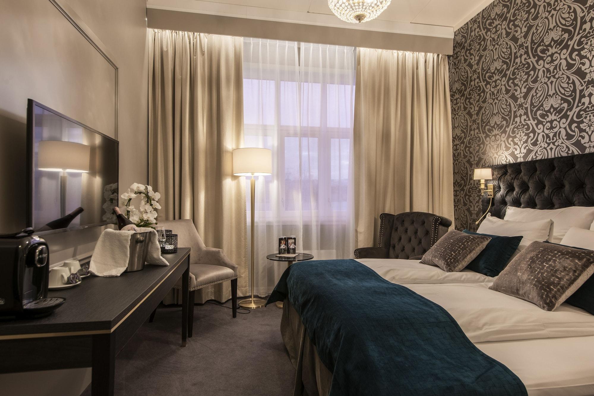 Home Hotel Grand Gjovik Bagian luar foto