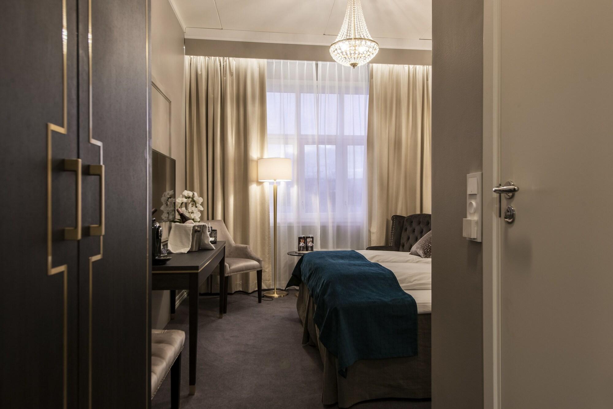 Home Hotel Grand Gjovik Bagian luar foto