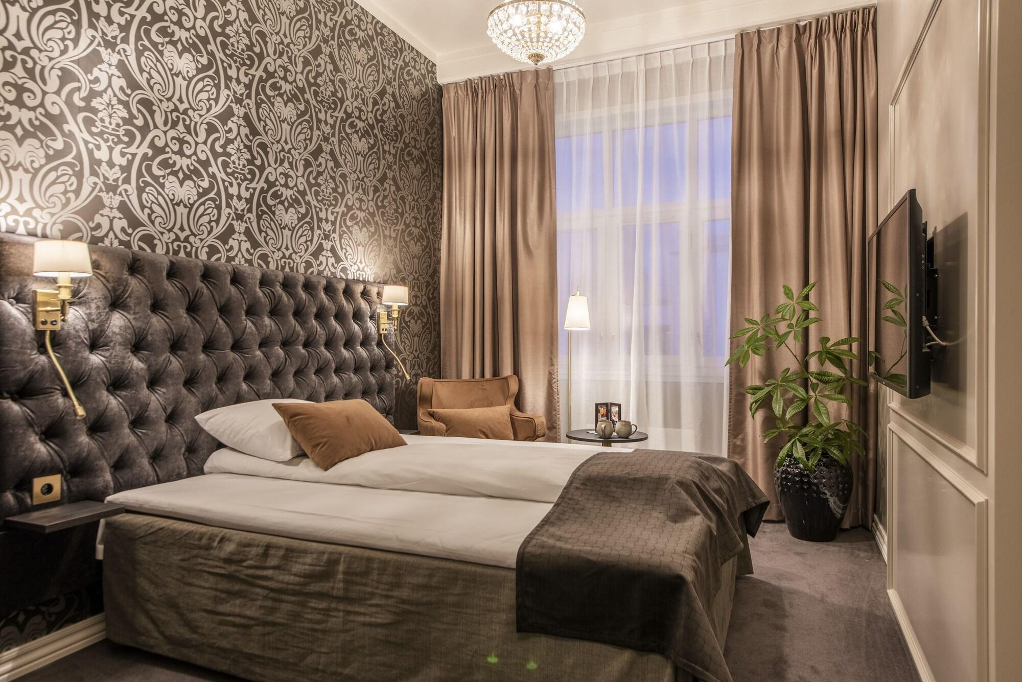 Home Hotel Grand Gjovik Bagian luar foto