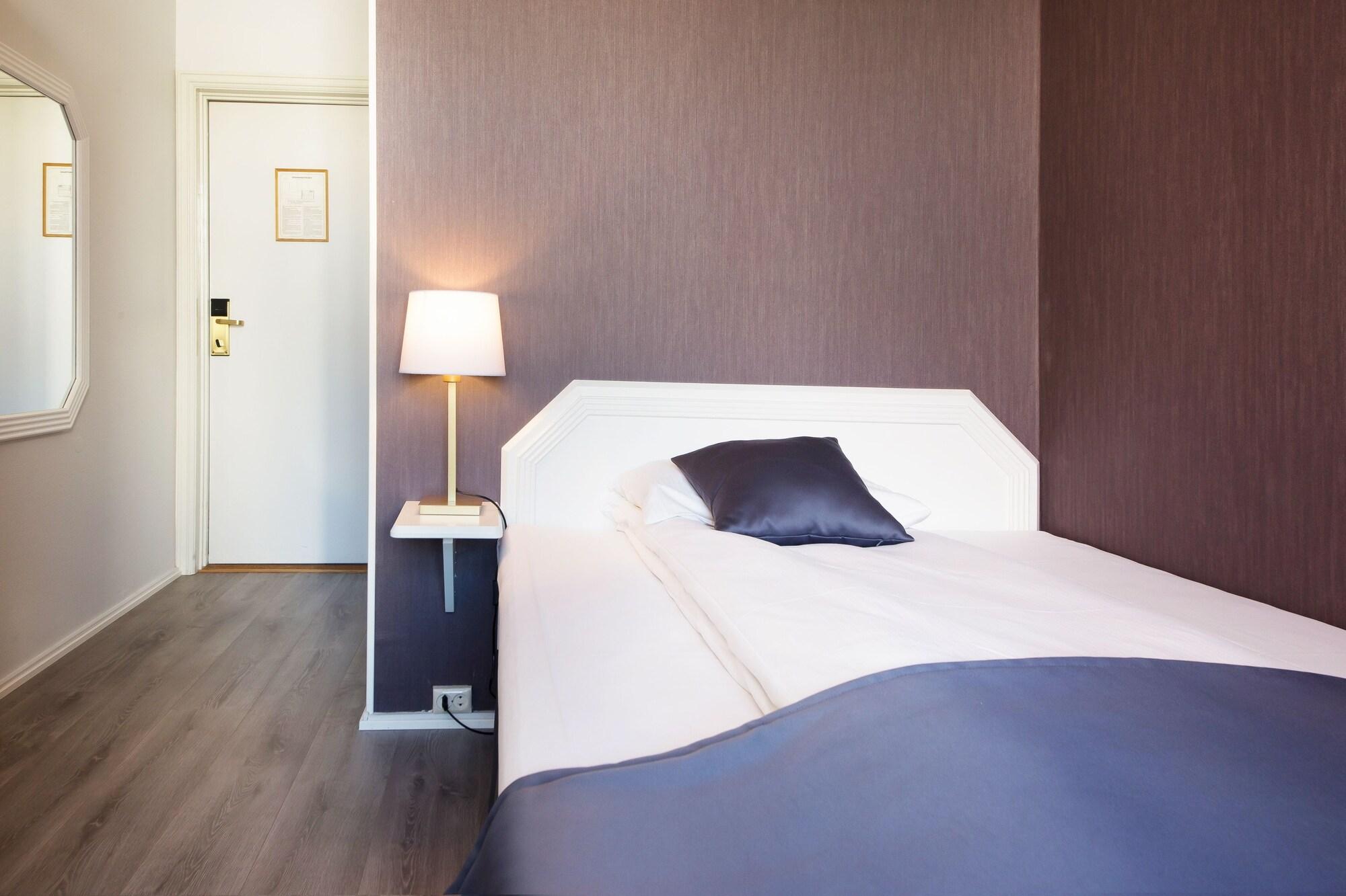 Home Hotel Grand Gjovik Bagian luar foto