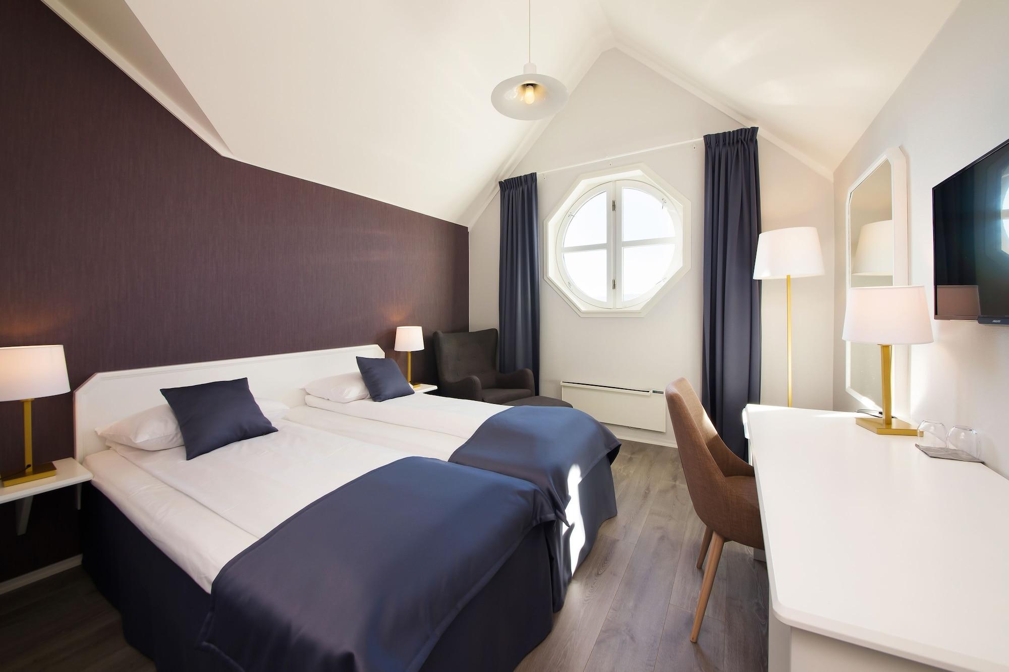 Home Hotel Grand Gjovik Bagian luar foto