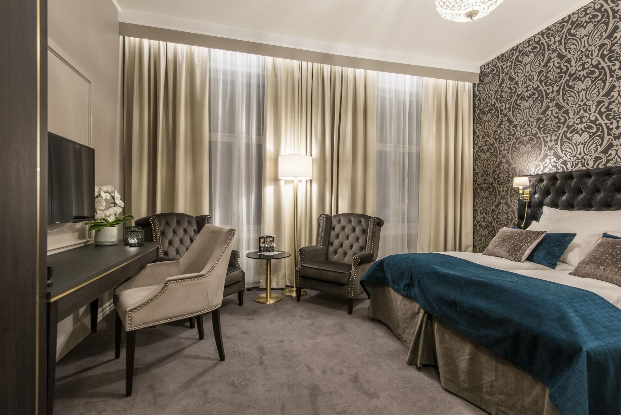 Home Hotel Grand Gjovik Bagian luar foto