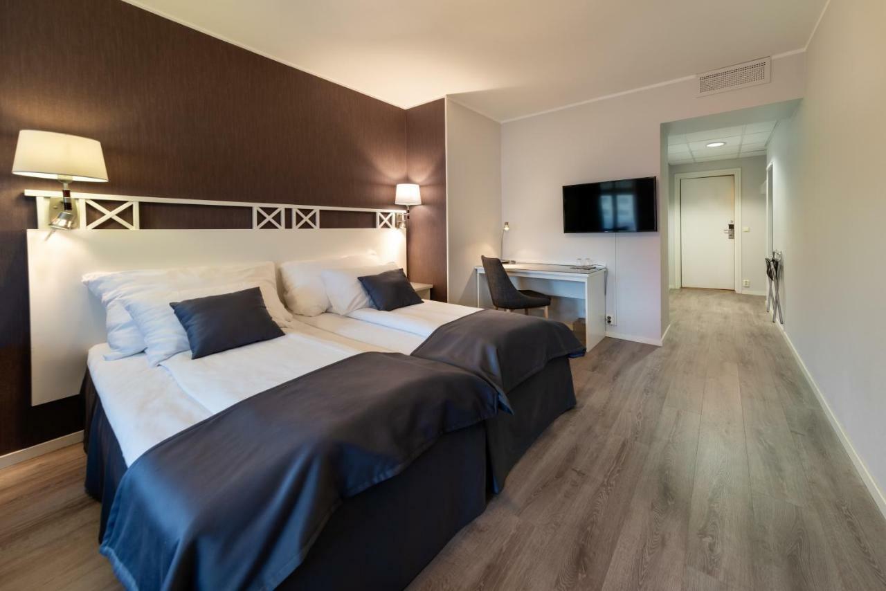 Home Hotel Grand Gjovik Bagian luar foto