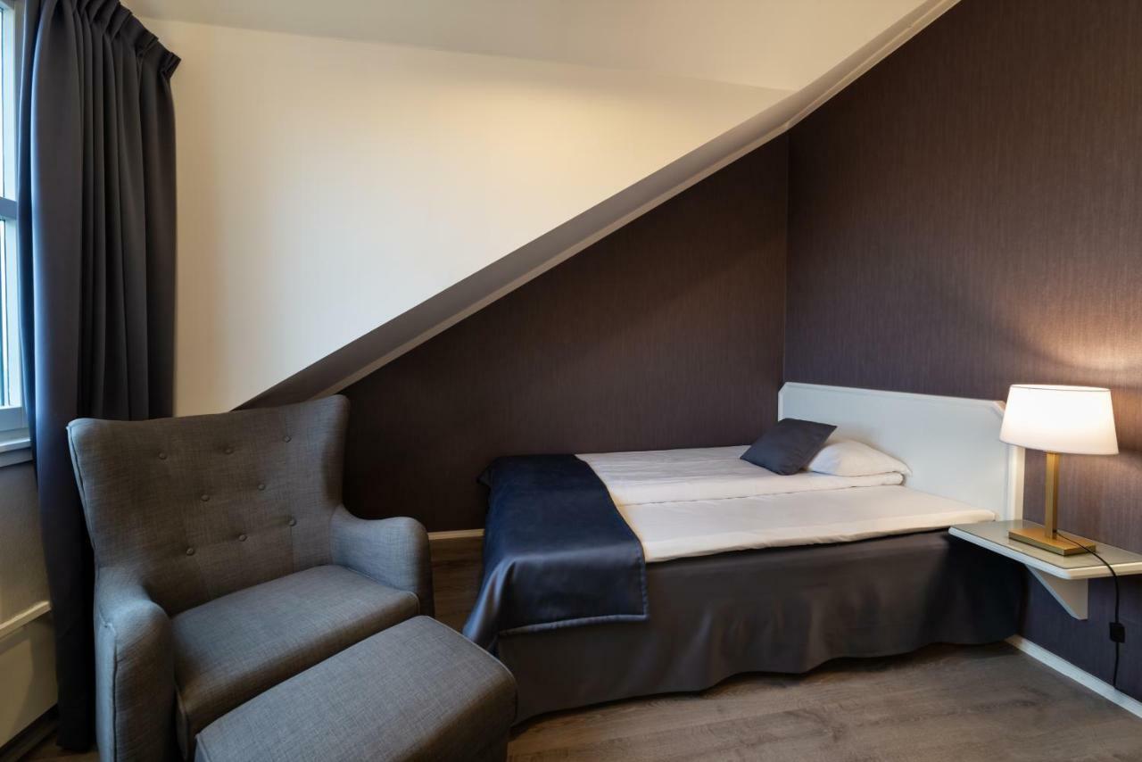 Home Hotel Grand Gjovik Bagian luar foto